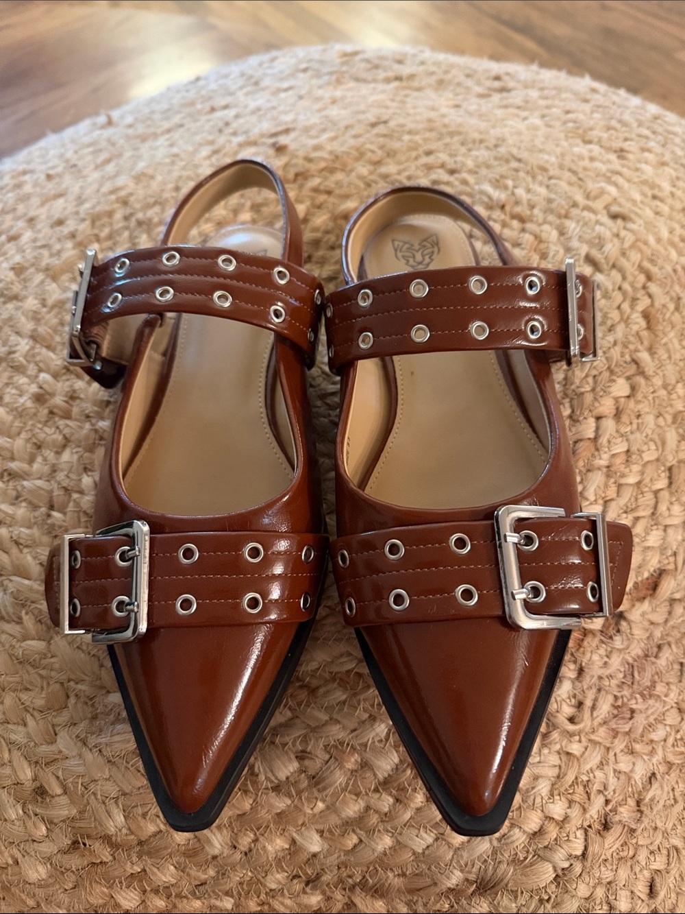 Women’s Pointed Toe Brown Leather Buckle Flats Sz 8.5